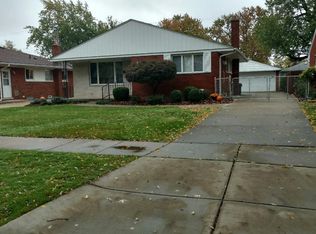 21636 Winshall St, Saint Clair Shores, MI 48081