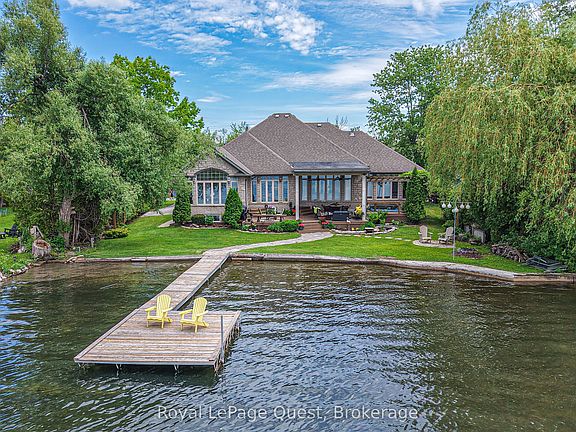 3rd image of 199 Victoria Cres