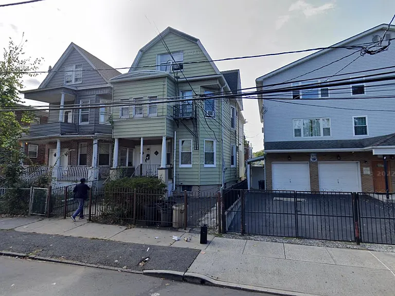 1086 Anna St #1R — Photo 2