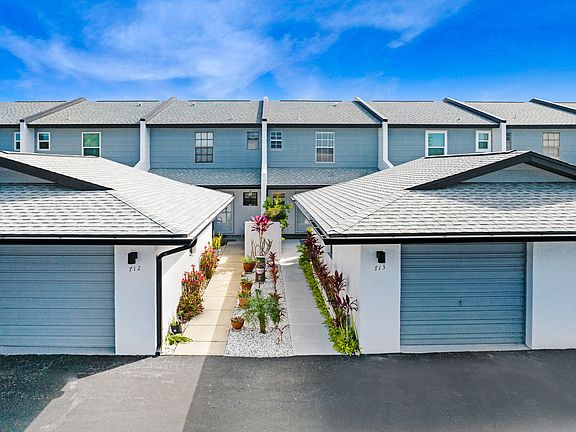 2nd image of 713 Palm Springs Cir