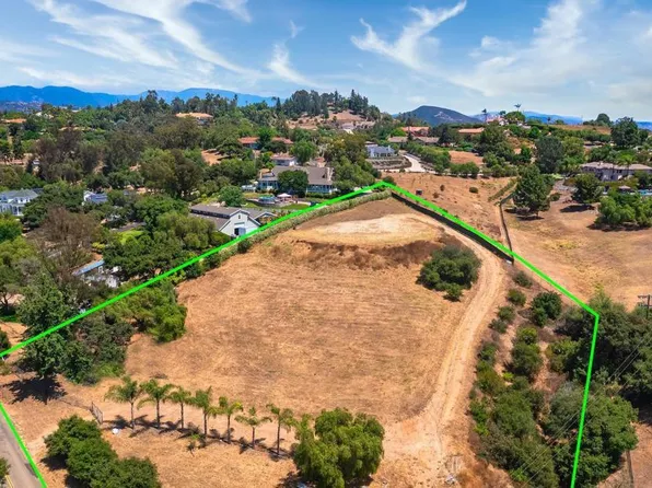 3261 Live Oak Park Rd, Fallbrook, CA 92028