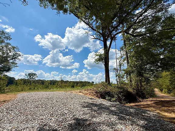 4th image of Cooper Rd
