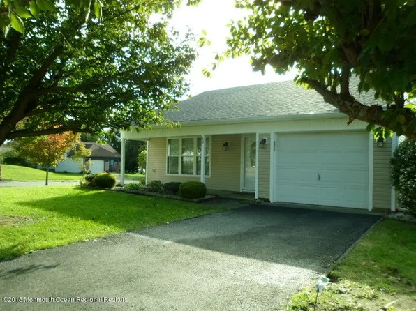 63 Redhill Rd, Manchester, NJ 08759