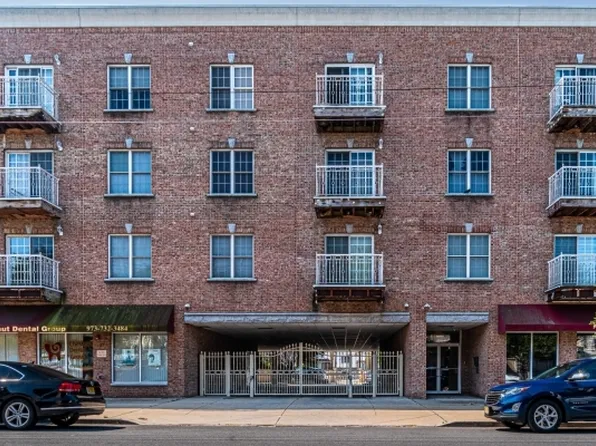 411 Chestnut St #2E, Newark City, NJ 07105