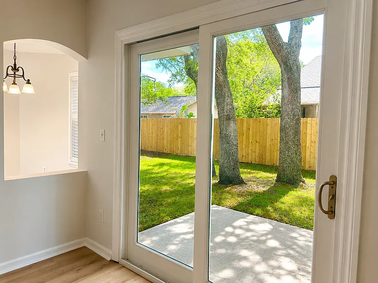 1803 Canterbury Ln — Photo 27
