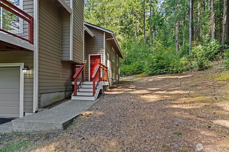 3rd image of 9812 Kooley Drive NW