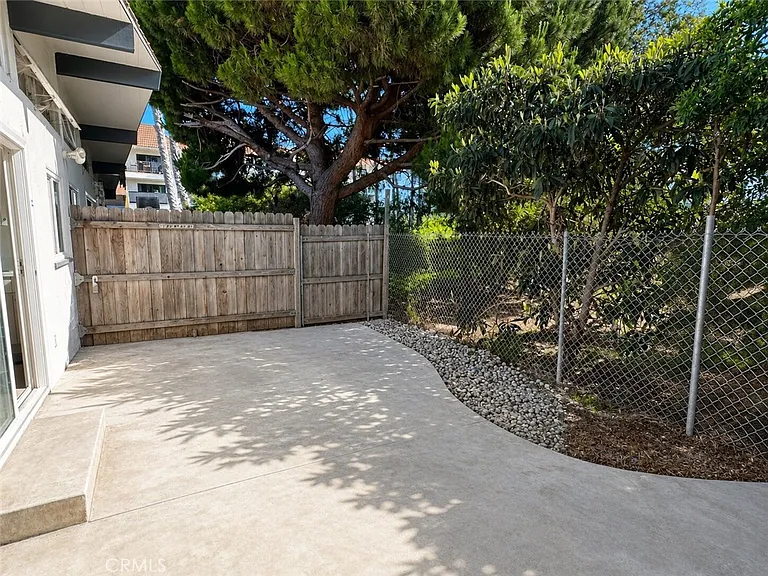 2603 Calle Del Comercio #C — Photo 6