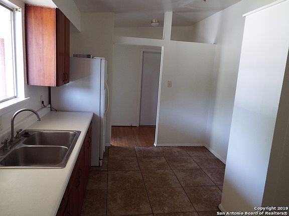 4th image of 342 Ashland Dr