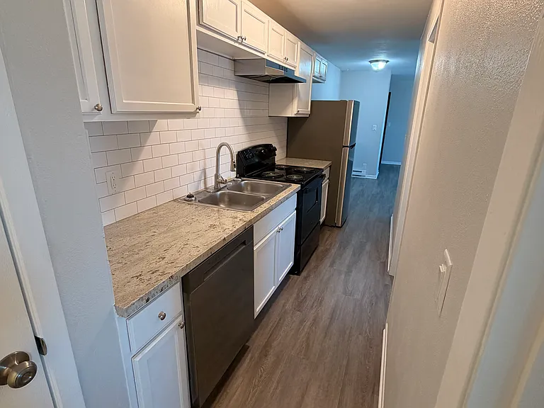 210 High Line St #6 — Photo 6