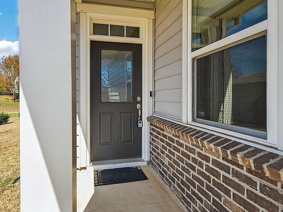 2nd image of 400 Eno Dr