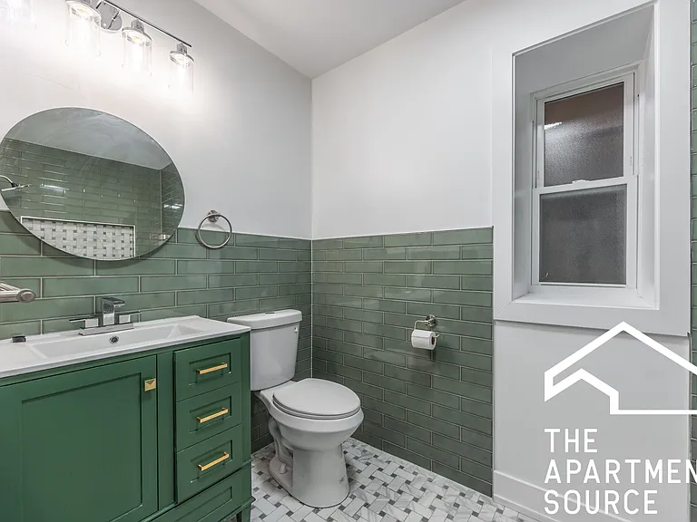 3328 W Congress Pkwy #G — Photo 3