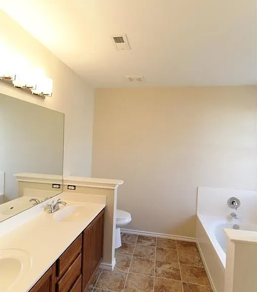 Vol Walker Dr — Photo 14