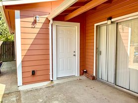 540 W 8th St, Davis, CA