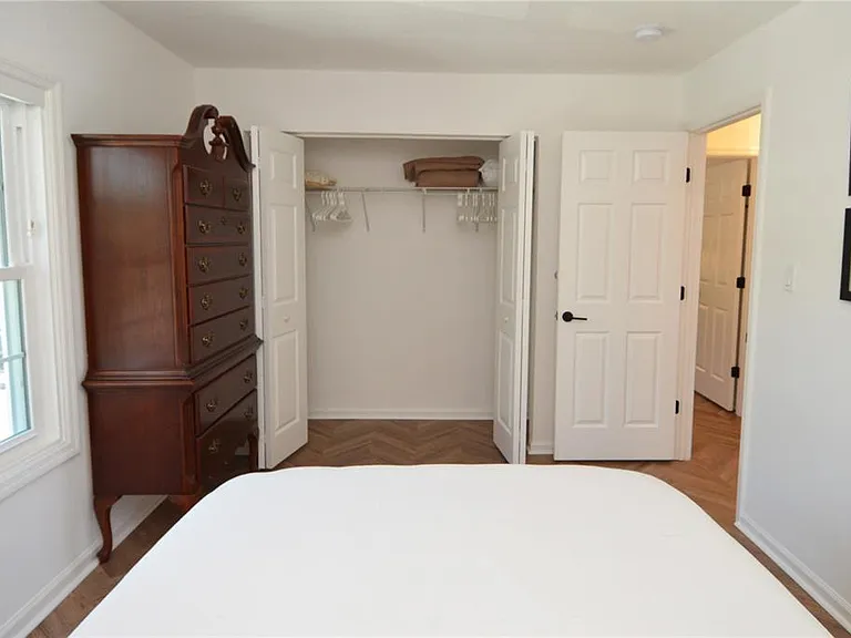5048 Beach Dr SE #F — Photo 40