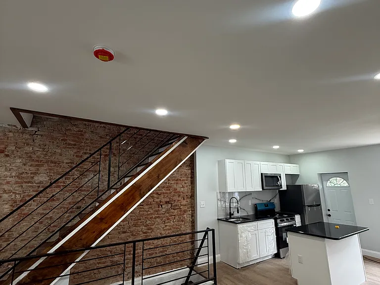 719 S Cecil St — Photo 2