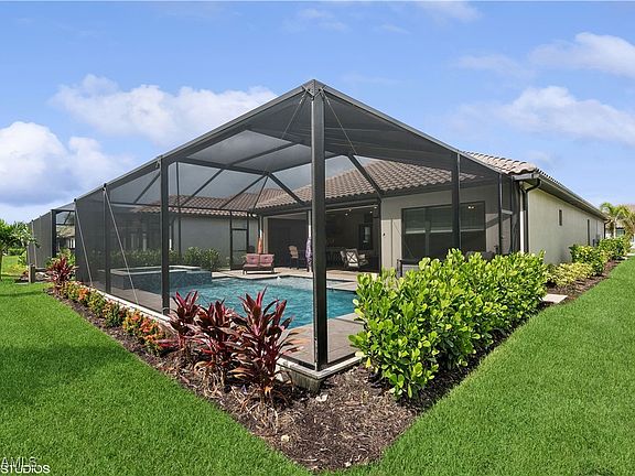 5th image of 17389 Caravita Ln