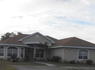 1075 W Monday Ln, Labelle, FL 33935