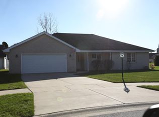 217 W 43rd Ct, Griffith, IN 46319