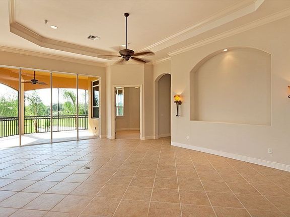 Tray Ceilings and Decorative Niches