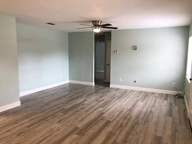 415 W Easy St — Photo 6