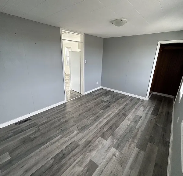 294 Frood Rd #2 — Photo 4