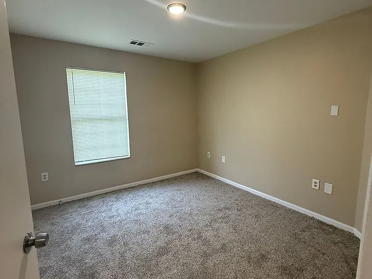 Highlands Apts — Photo 30