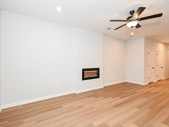 2nd image of 103 Park Ridge Cir