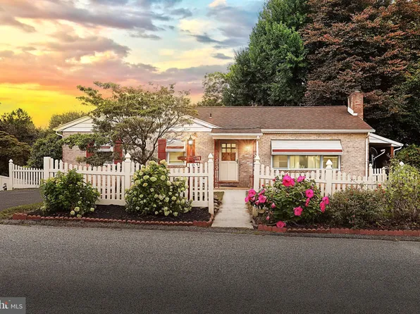 105 Clover Hill Rd, Dallastown, PA 17313
