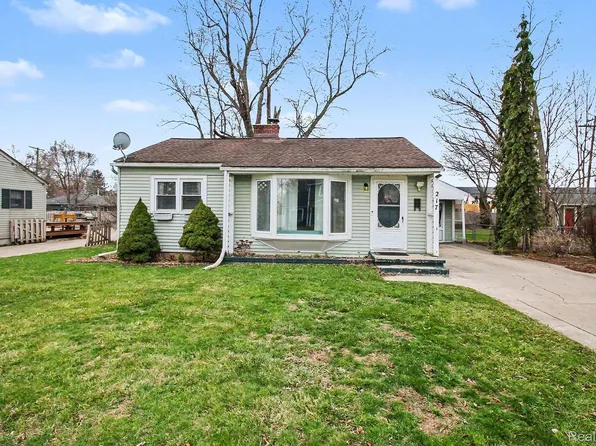 217 N 5th St, Brighton, MI 48116
