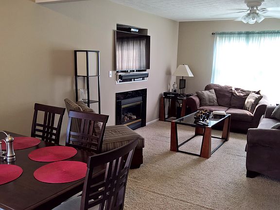 Living Room / Dining Room