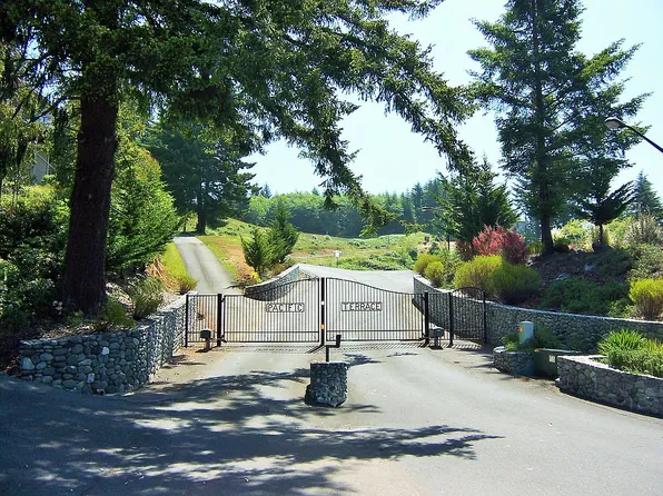 6892 Pacific Terrace Loop, Brookings, OR 97415