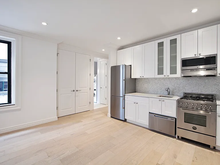 115 Henry St #1A — Photo 3