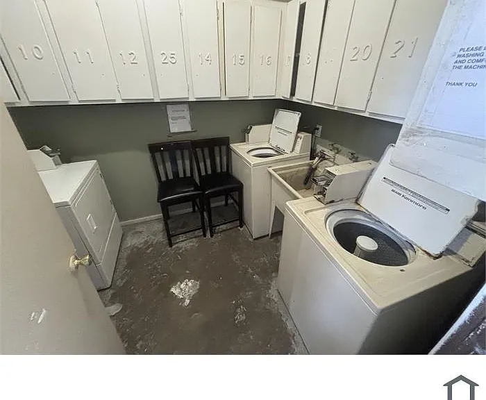 1435 W 105th St — Photo 12