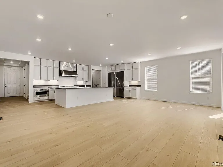 15402 W Dequesne Ave — Photo 8