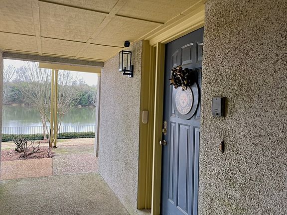 3rd image of 740 Riverfront Dr