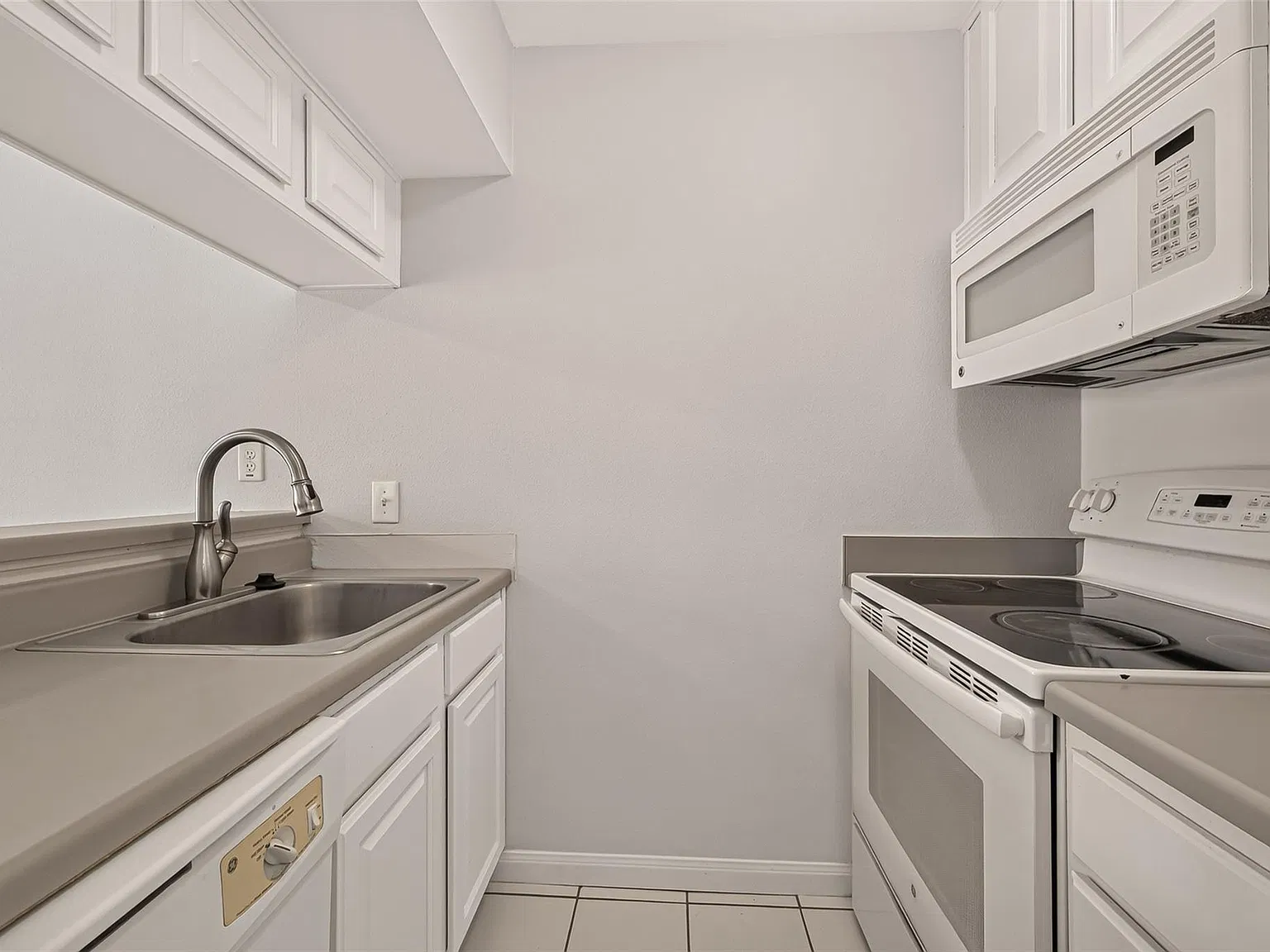 2 bed, 1.0 bath, 885 sqft, $1,500 — Photo 3