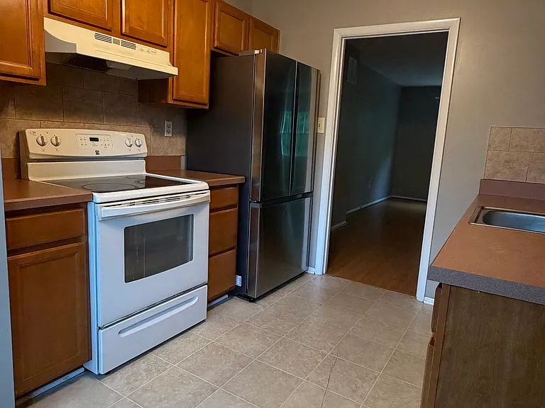 1613 Forest Hill Ct — Photo 4