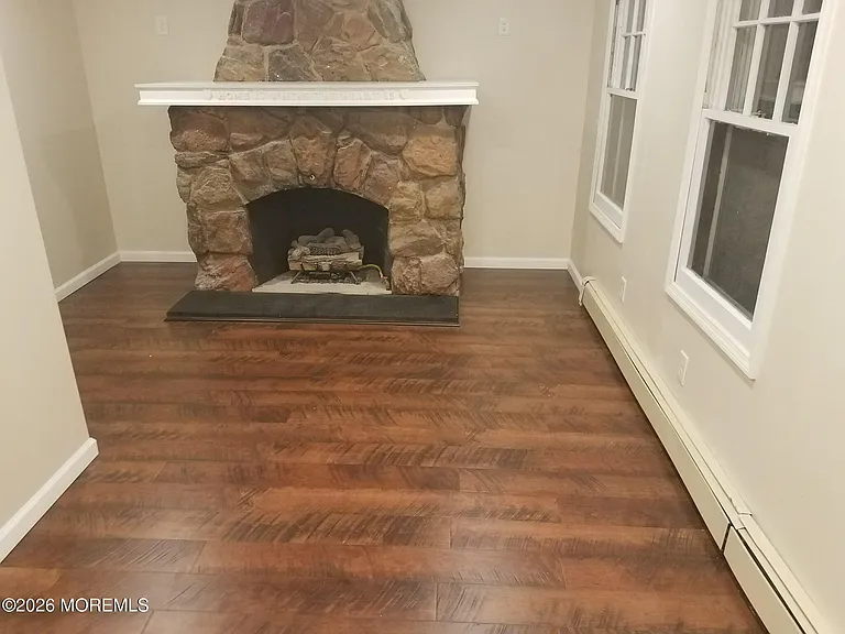 223 Riverside Dr — Photo 3