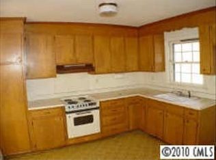 4135 Sudbury Rd, Charlotte, NC 28205