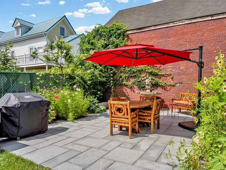 52 Wilmot St #1R — Photo 13