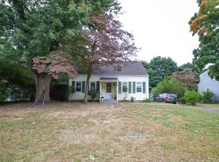 94 Vineyard Rd, Hamden, CT 06517