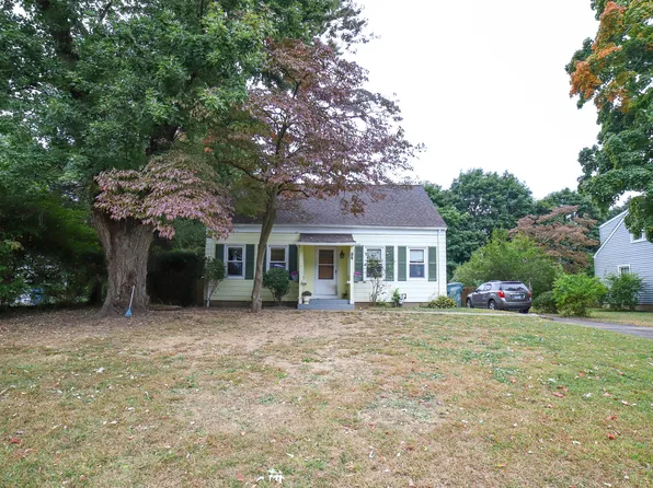 94 Vineyard Road, Hamden, CT 06517