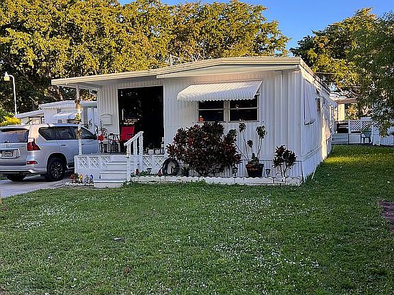 2nd image of 803 Heather Ln