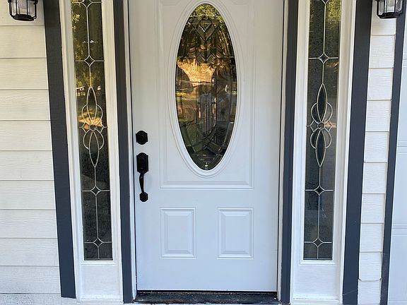 2nd image of 4636 Bradley Dr
