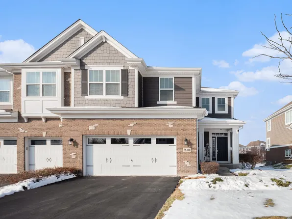 3S668 Breme Dr E, Warrenville, IL 60555