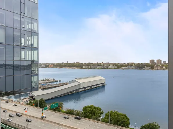 50 Riverside Boulevard image 6 of 26