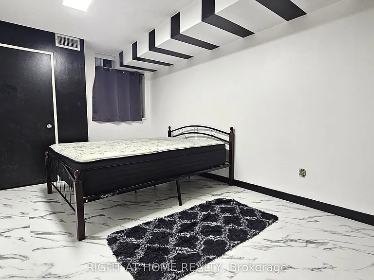2460 Eglinton Ave E #1714 — Photo 19