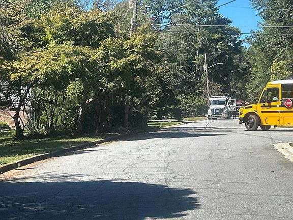 4th image of 849 Bradford Ct SW
