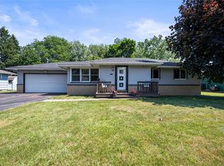 37 Candy Ln, Rochester, NY 14615