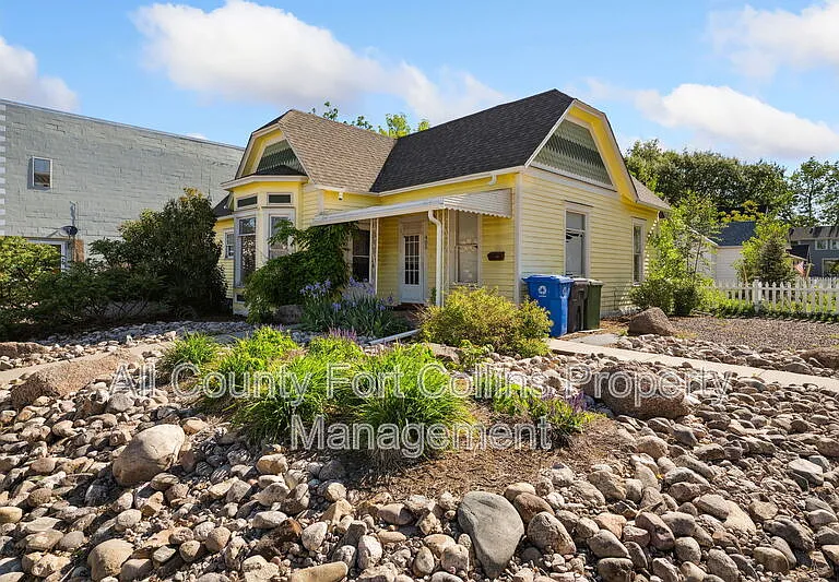 403 E 3rd St #403 — Photo 2